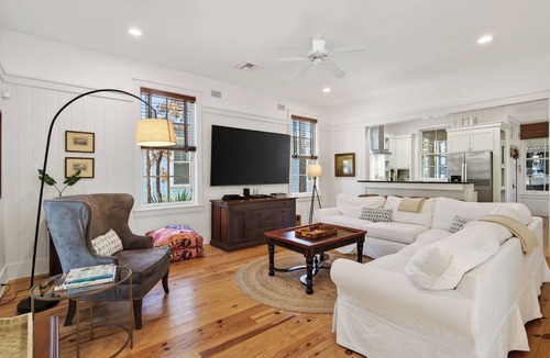 Watercolor House | Safe Harbor + Carriage House in Watercolor & Bikes + Under New Management!