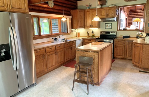 Boothbay Harbor House | Salt Water Lodge: Spacious 4-bedroom getaway in scenic Boothbay Harbor, ME.
