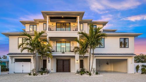 Siesta Key House | Salty Manor Estate