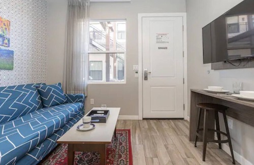 Old Town House | San Diego Stayca. By Seaworld. Walk to All.