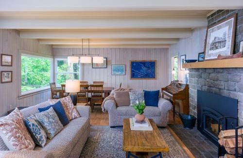 Eastsound House | Sandy Beachfront, Hot Tub, Pet-Friendly, Kayaking