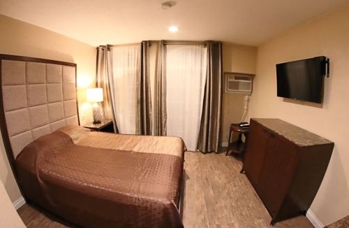 Downtown Riverside Hotel | Santa Cruz Inn Riverside