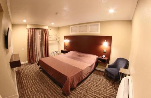 Downtown Riverside Hotel | Santa Cruz Inn