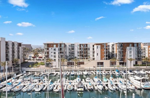 Marina Peninsula Bed & Breakfast | Sapphire Loft – Stunning Two-Story Marina Escape Top-Floor Retreat