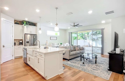 Arlington Park House | Sarasota Luxury Vacation for 12