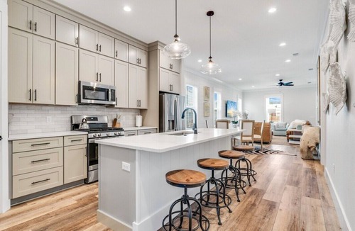 Greenway Park House | Sea La Vie 46–Newly Built Home–Sleeps 9