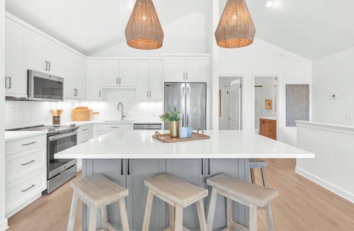 Seagrove Beach House | Seagrove "Sugar Magnolia"|3 BR |Sleeps 8 |Private Heated Pool |Steps to Beach