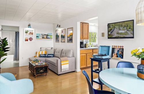 Belfast Hotel | Seascape Motel & Cottages