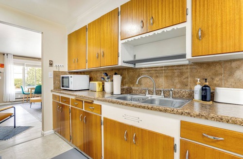 Ballard Apartment | Seattle Scandi-boho Gem: Walk to Waterfront!