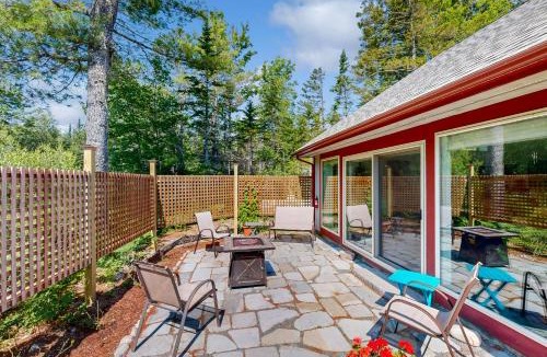 Ellsworth House | Secluded 2 BR Cottage w/Private W/D, WiFi & Patio