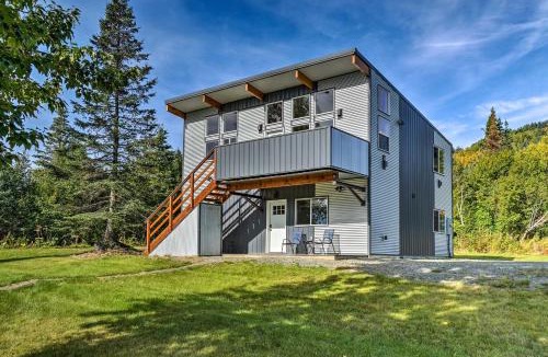 Fritz Creek House | Secluded Getaway w/Deck, Steps to Fritz Creek!