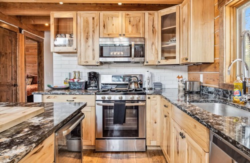 Quandary Village House | Secluded Rocky Mountain Cabin With 5 Star Views