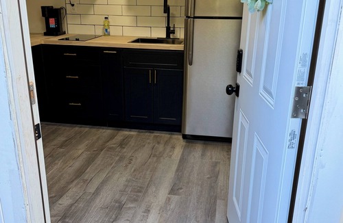 Orange Park Apartment | Secret Garden - Self Check-in - 1 bd, 1bath Elegant Apt/Studio