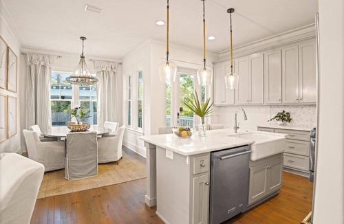 Greenway Park House | Serendipity by the Sea - Pet-Friendly, Near Beach, Summer Kitchen, Community Poo