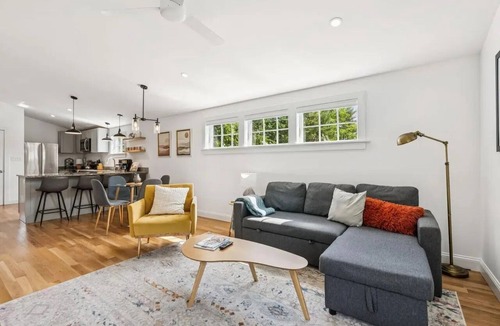 Yarmouth Apartment | Serene 2-bedroom apartment with AC in charming Yarmouth