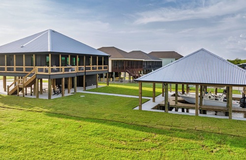 Hackberry House | Serene Hackberry Waterfront Escape - Boat Slips + Sunrise Views