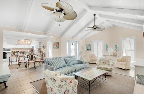 Gulf Pines House | Sheer Bliss
