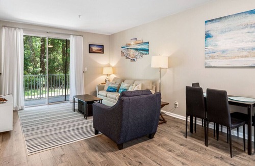 Sandestin Apartment | Shoppers Oasis | New Listing! | Walking Distance to Shopping | Pool