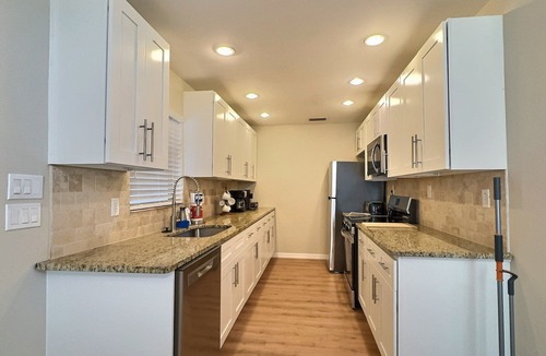 Siesta Key Cottage | Siesta Key Beachside Getaway Cottage Walking Distance to Beach and Village