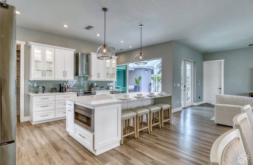 Vamo House | Siesta Key Modern Villa Retreat with Heated Pool & Spa