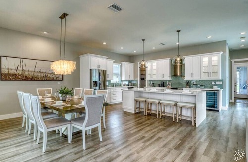 Vamo House | Siesta Key Modern Villa Retreat with Heated Pool & Spa