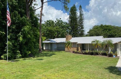 South Sarasota House | Siesta Key Waterfront Estate heated Pool Privacy!