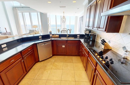 Destin Condo | Silver Beach Towers 1905E is a Gulf Front 3 BR Penthouse - views are spectacular