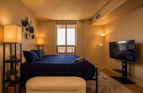 Downtown House | Silver Spring DC Metro 2BR Rooftop Gym LuxePad