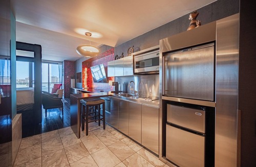 Las Vegas Hotel | Sin City, Spa, Balcony, Pool View, Suite