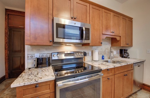 Wallace Apartment | Ski & Explore! Charming Downtown Wallace Condo
