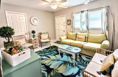 Crescent Beach Cottage | Sleep 6 comfortably, steps from the Beach!