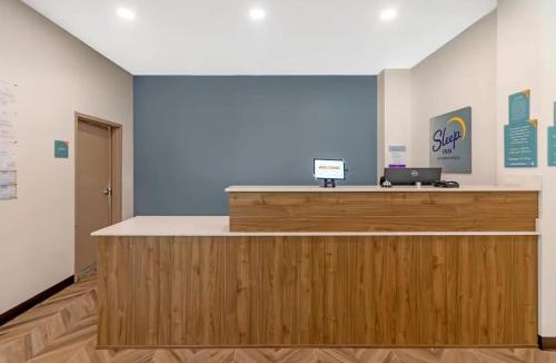 Ferry Pass Hotel | Sleep Inn & Suites Pensacola - University Area