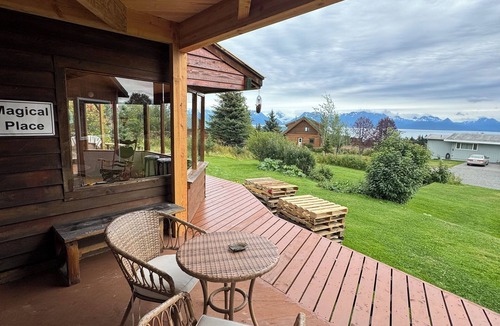 Kachemak House | Sleeps 4, close to town. Bayviews!