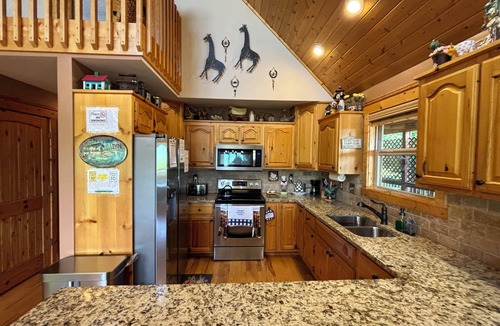 Unaka Ski Chalet | Smokies View - private chalet with mountain views