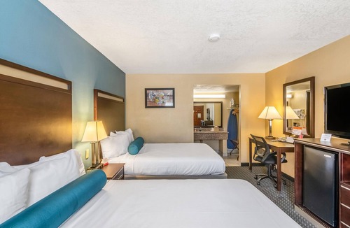 Citrus Grove Hotel | SNQQ-Suite Double Queen Non-Smoking