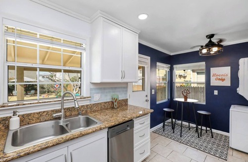 Norwalk House | SoCal Surf House | 3BR w/ Backyard Close to SoFi