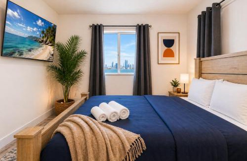 Wilshire House | Sophisticated Getaway Hollywood & DTLA