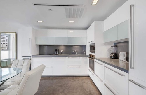 City Center Condo | South Beach Suite Steps to Beach