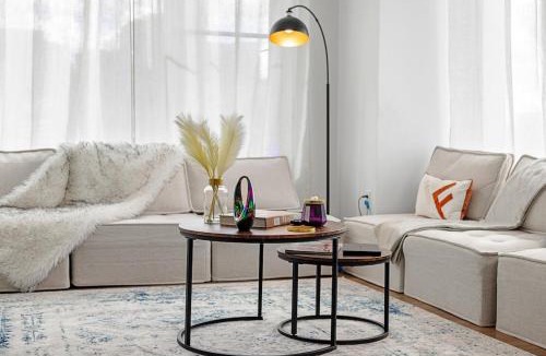 Shawmut Apartment | South End Escape Your Family's Dream Getaway