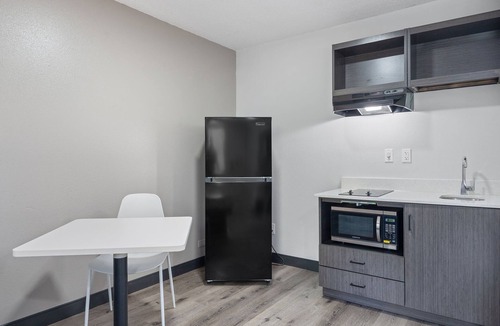 Ferry Pass Hotel | Southern Suites Pensacola Davis