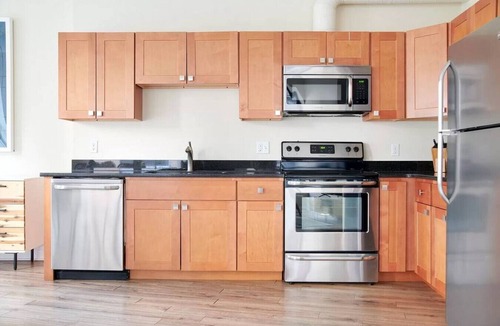 Boston Financial District Apartment | Spacious 2br FIDI District | Centrally Located!