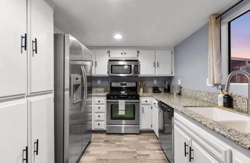 San Bernardino House | Spacious 3 Bedroom | 2 Bath | Pet Friendly