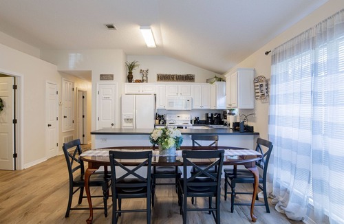 Northwest Pensacola House | Spacious 4 BR Home near shopping, dining & beaches
