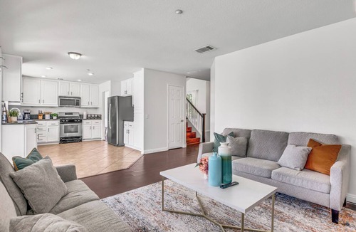 Riverside House | Spacious 5-Bed, 3-Bath Riverside Home with Pool & Jacuzzi