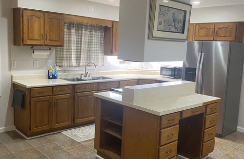 Montgomery City House | Spacious 7-bedroom farmhouse in peaceful Montgomery City with AC