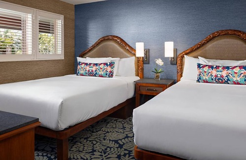 Crown Point Hotel | Spacious Bayfront Queens Suite | Water Views & Comfort
