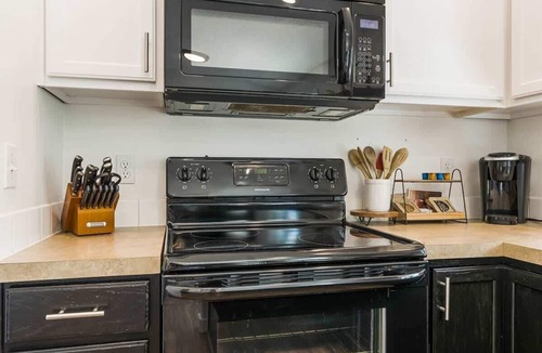 Caldwell House | Spacious Caldwell/Nampa Home | Fire Pit, BBQ Patio, Large Yard | Sleeps 10
