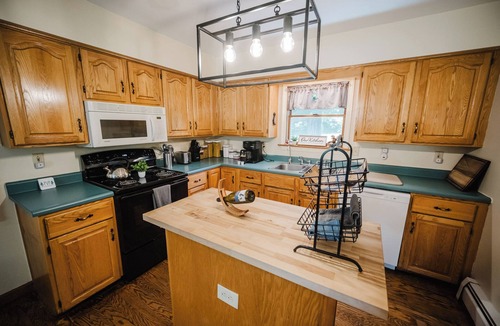 Sidney House | Spacious Country Home w/Hot Tub, near Colby/Thomas