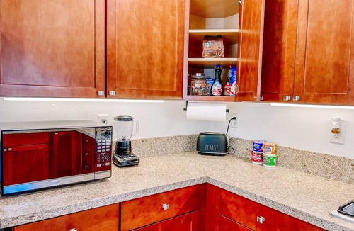 Tustin House | SPACIOUS FAMILY HOME - BEACH, DISNEYLAND, AIRPORT IN MINS!