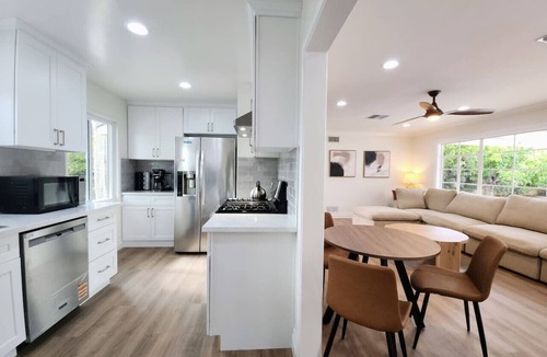 North Tustin House | Spacious Getaway for Disney Trip/Family Reunion
